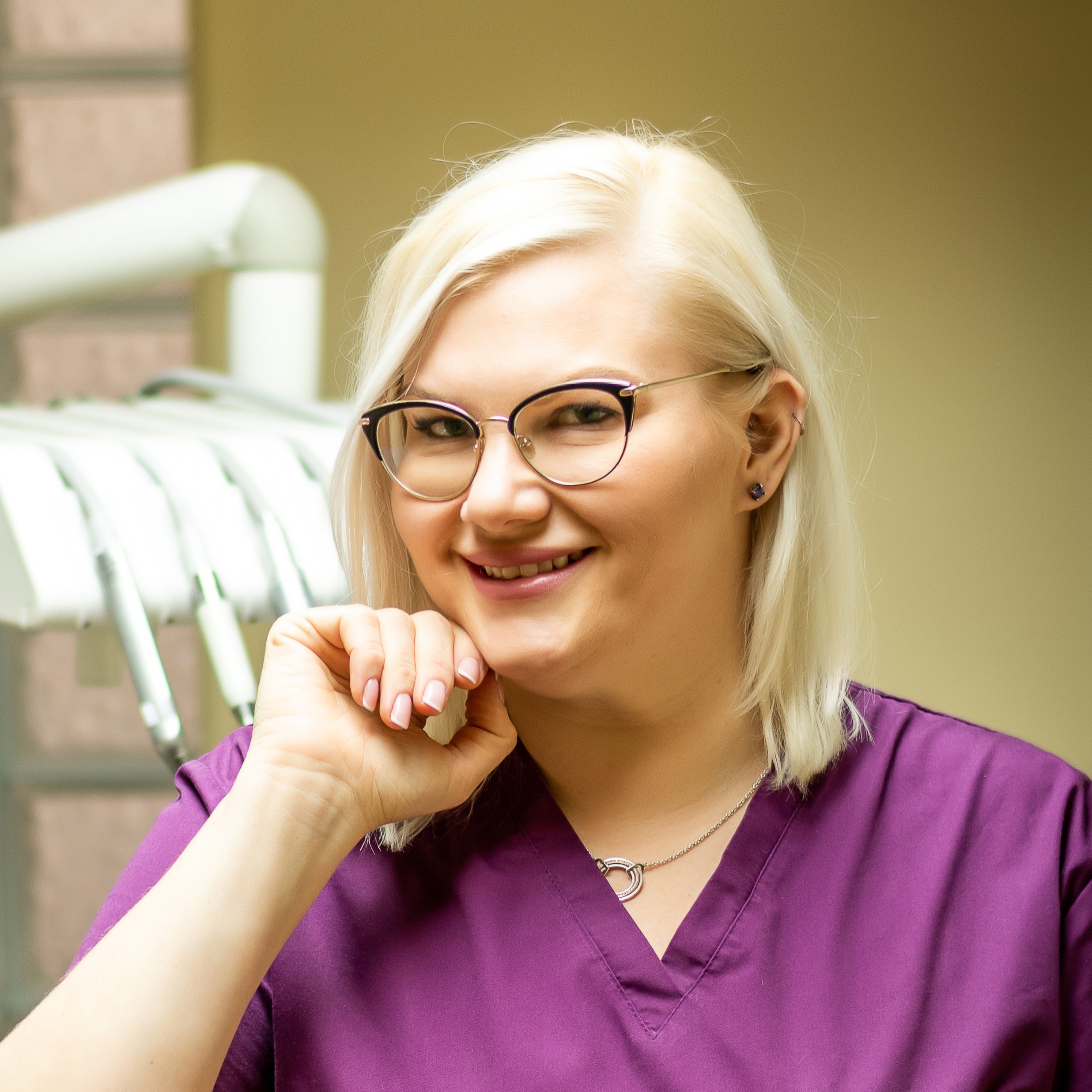 Dr. Tóbiás Edit - Gloria Dental - Smilezor Partner